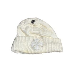 Chrome heart knit beanie